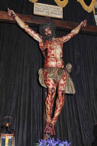 Representação realística de Jesus Crucificado, conforme o Santo Sudário de Turim.