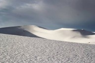 Onda de frio atinge África e cobre o deserto do Saara com neve