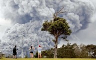 EUA elevam nível de erupção de vulcão no Havaí para alerta vermelho. Alerta vermelho significa que 'uma grande erupção vulcânica é iminente'.