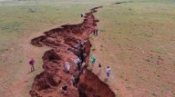 Rachadura gigantesca surge na África do Sul e espanta moradores