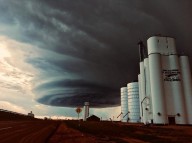 Impressionante tormenta em formato circular quase engole a cidade de Amarillo, Texas 