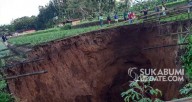 Cratera gigante engole campo de arroz após forte estrondo na Indonésia 